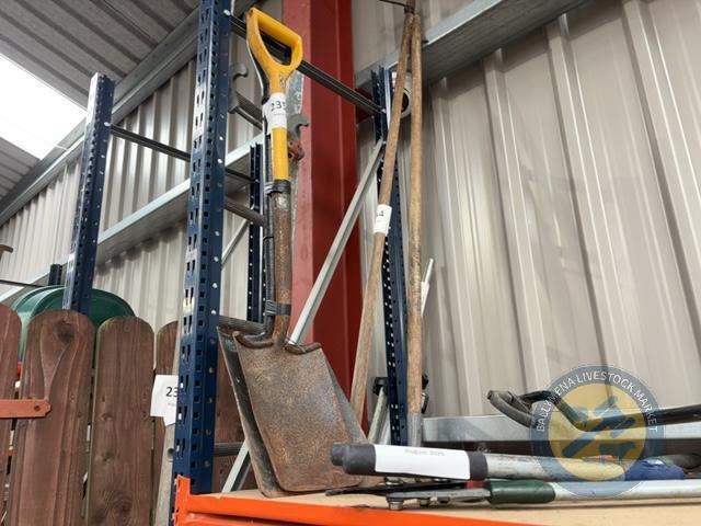 2x shovels
