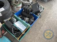 2x boxes renault clio parts - 2