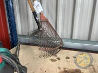 2 rakes - 2