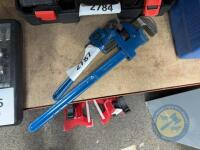 2x wrenches - 2