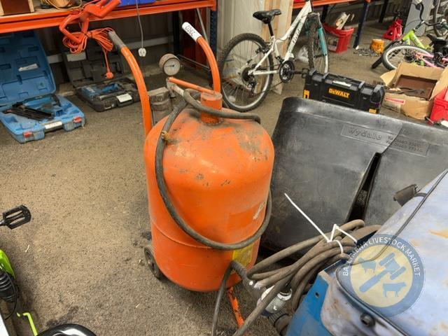 Sandbasting pot