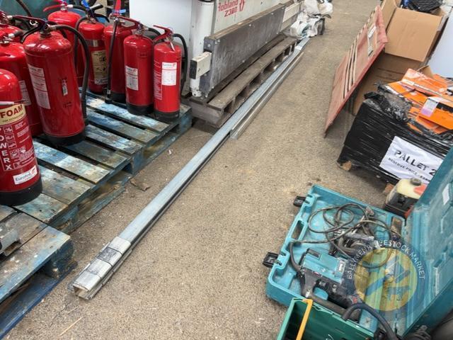 4m & 2 m golaith 350 hanging door rail & 4 hanging baskets
