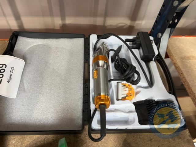 Grooming kit
