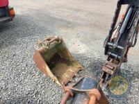 Hitachi 70 7 tonne digger & buckets - 22