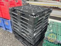16 large plastic pallets - 3