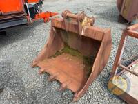 digger bucket 65mm pins - 2