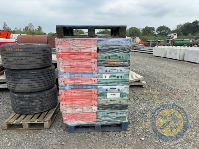 4x pallets of crates