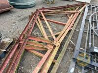 4x roof trusses approx 24ft wide - 2