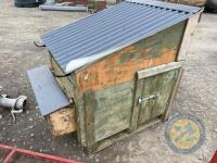 Wooden hen nesting box - 3