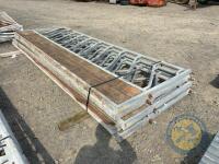 Bundle of 5x feed barriers approx 13'10