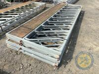Bundle of 5x feed barriers approx 13'10 - 2