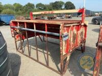 Portequip calf creep feeder with fixed bar - 3