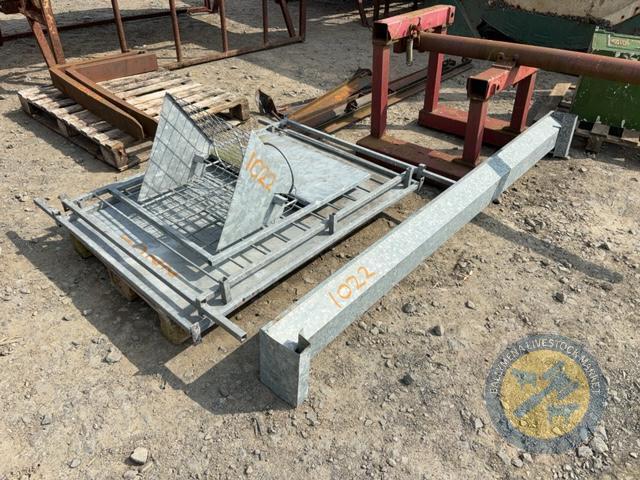 Calf hutch with sheep trough & hay rack