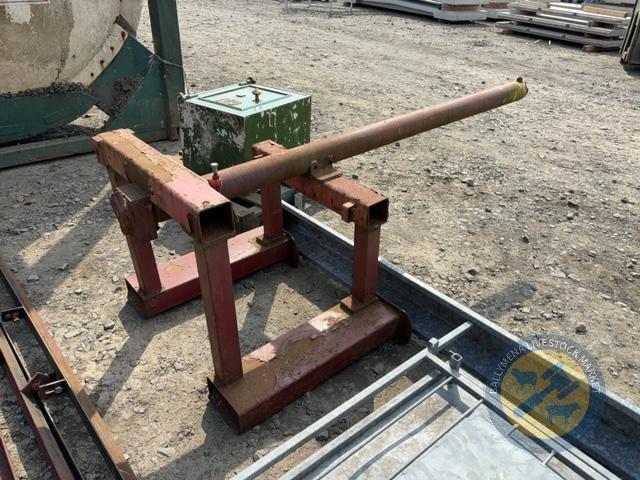 Forklift extension bag lifter