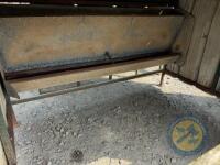 Calf creep feeder with box profile roof - 2