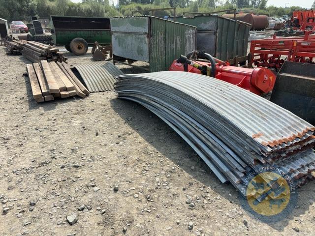 Bundle of round roof corrugated tin & bundle of green off 30ft roof