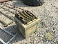 Concrete gully with grate - 3