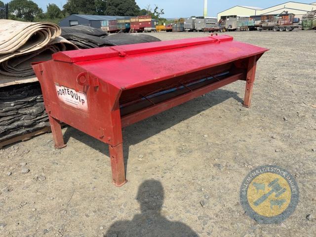 Calf creep feeder