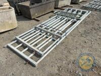 4x extending cattle gates & 1x pedestrian gate - 3