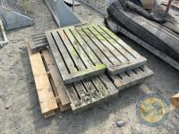 Pallet of pig slats - 3