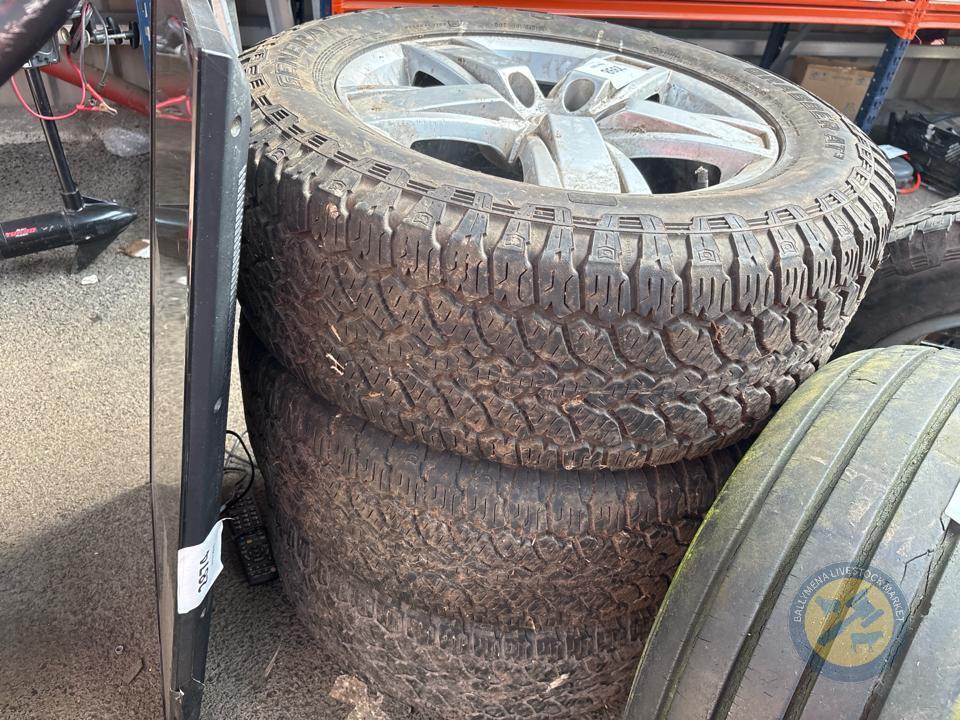 4x 17 inch Amarok tyres