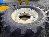 420/70/R28 New Holland front wheels - 3
