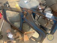 2x ford dexta cab doors - 2