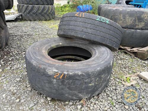 2x 385/65R22.5 super single tyres