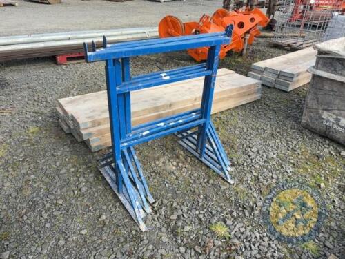 4x blue tressels
