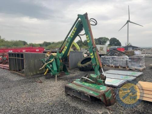 Spearhead 7.2m hedge cutter