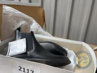 Size 5 Black Pull on Boots - 2