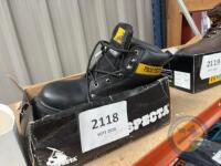 Size 6 Laced Steel Toe Caps