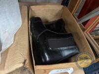 Size 5 Black Pull on Boots - 2