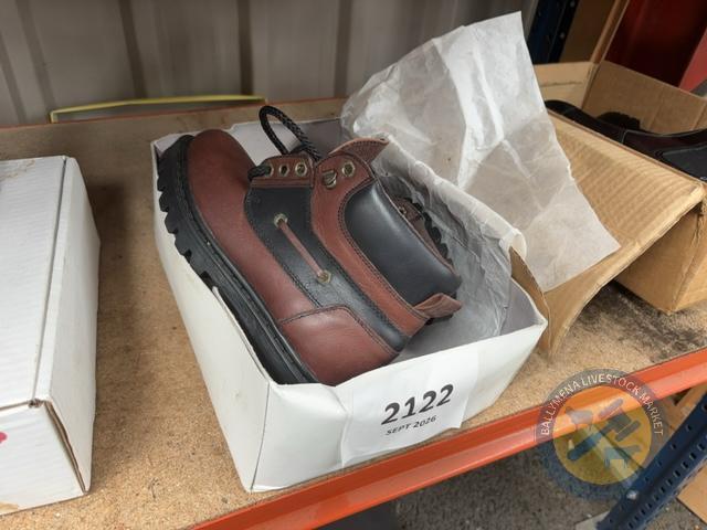 Size 4 Brown Laced Boots
