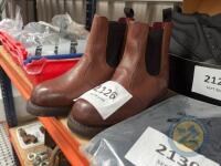 Size 6 Pull on Boots