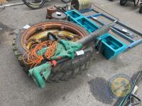 Black & Decker Leaf Blower & Hoover - 2