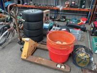 Pallet Truck (Needs Seal) - 2