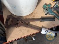 Cattle Hoof Trimmers