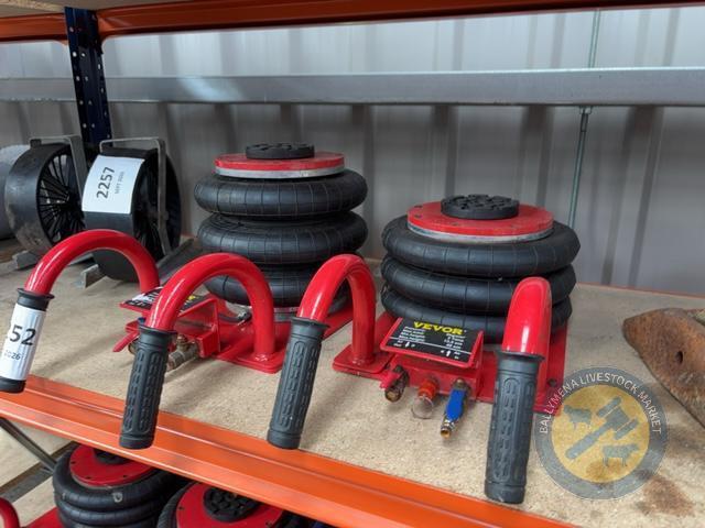2x Air Jacks