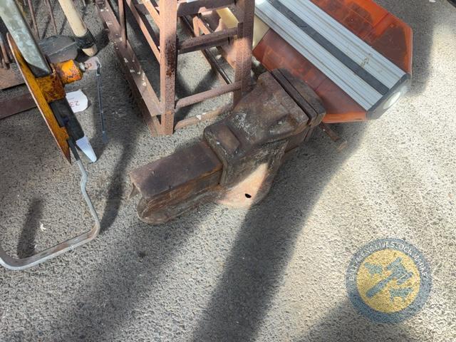 Large Vice