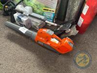 Husqvarna Leaf Blower with Batteries and Charger - 2