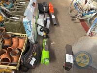 Greenworks Strimmer with Charger, Battery & Parts - 2