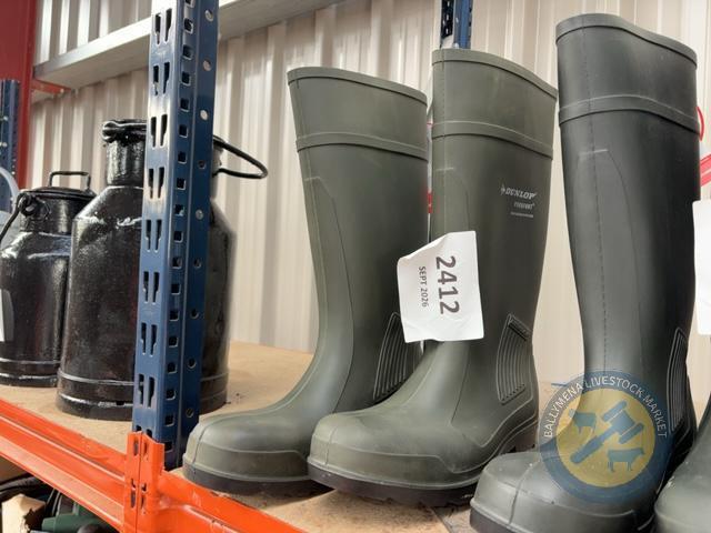 Size 10 Dunlop Wellingtons