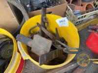 Tub of Gate Fittings & Hinges