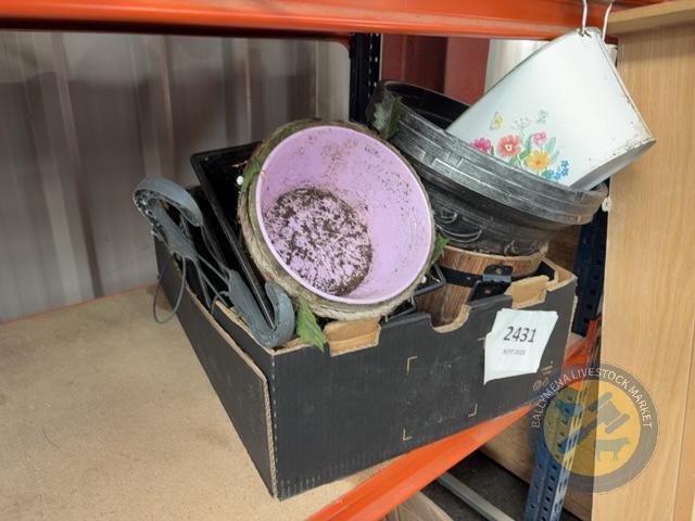 Flower Baskets & Pots