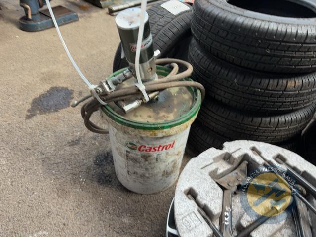 Air Grease Bucket