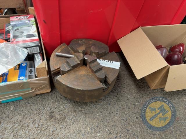 Pratt Independent 4 Jaw Chuck & Tool