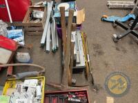 2x Picks & Sledge Hammer