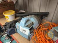 Hoover & 2x Tripods