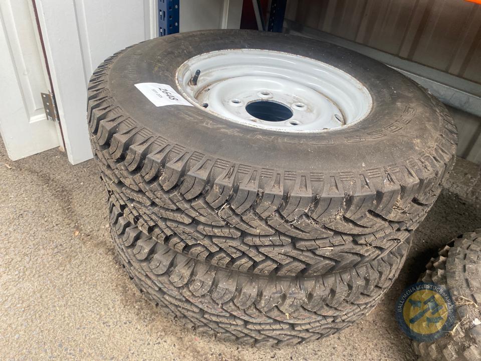 2x 16 inch Landrover Wheels